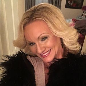 Meet your Posher, Dana